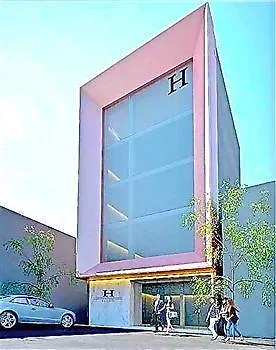 Ostello H2 *